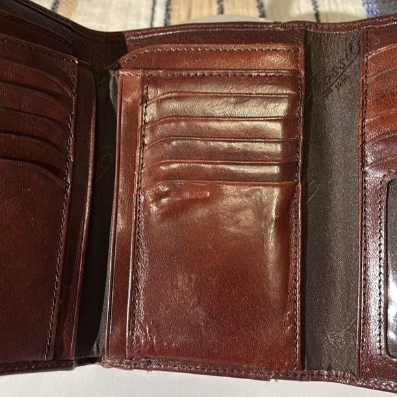 Fossil Brown Leather Wallet Timeless Design - Picture 6 of 10